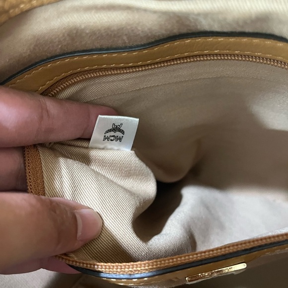 MCM COGNAC VISETOS TOTE WITH LONG STRAP. EXCELLENT CONDITION 😍 - Picture 13 of 14